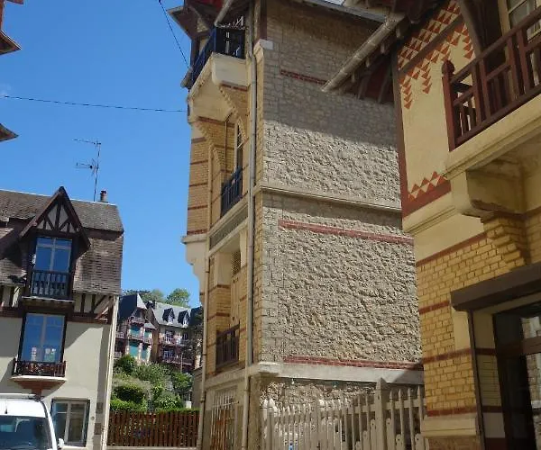 Les Grands Ducs Daire Trouville-sur-Mer